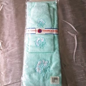 3 Piece Hand Towel ensemble